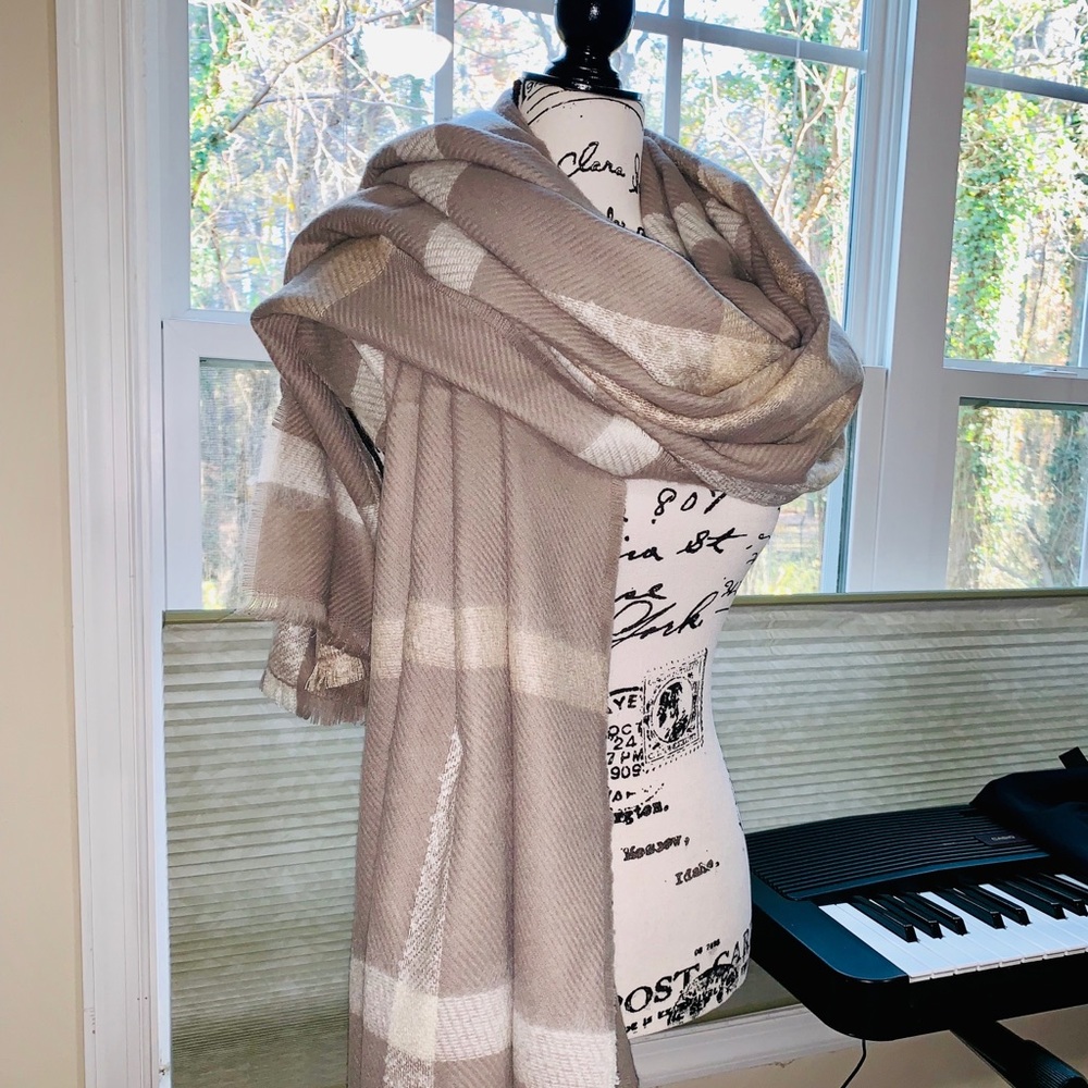 Fraas Oversized Window Pane Plaid Scarf